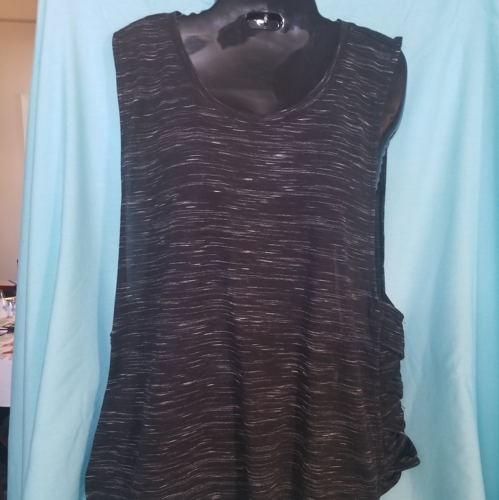 Women's athletic tank top